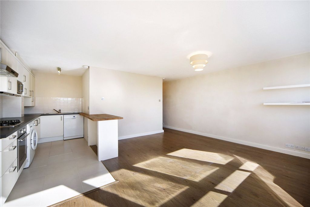 Property photo 3 of 9 3.Jpg