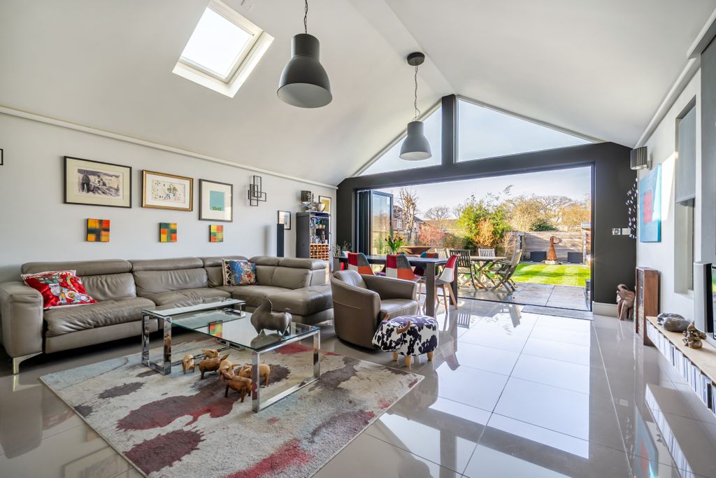 Property photo 2 of 14