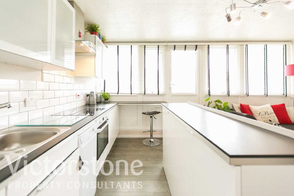 Property photo 3 of 10 1553246