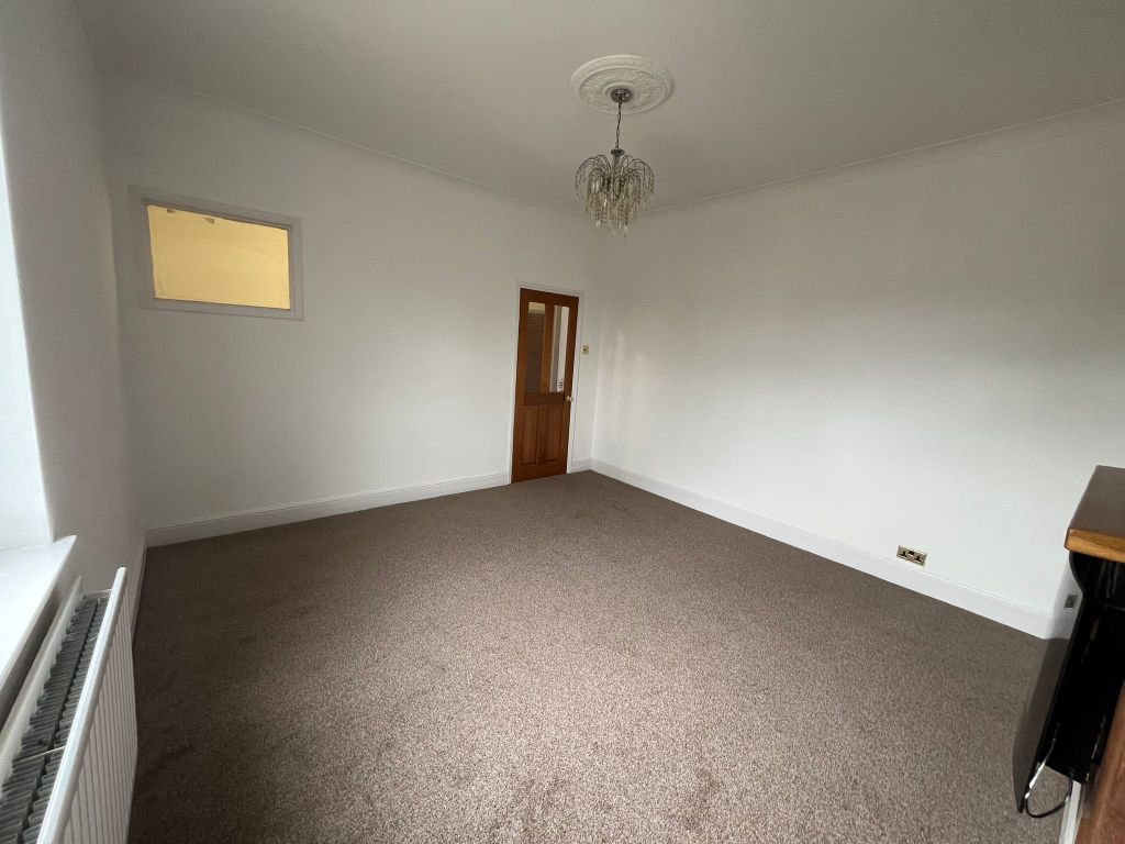 Property photo 2 of 10 Lounge 