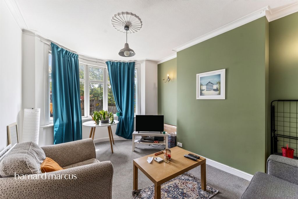 Property photo 3 of 17