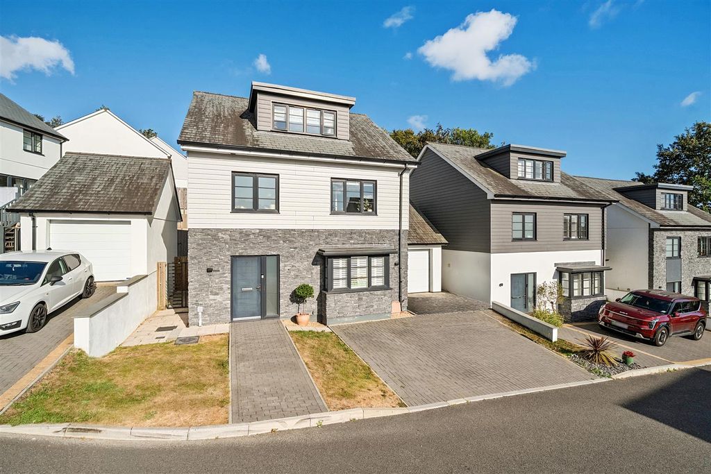 Property photo 1 of 29 1-6A746A8389c61-1502314 (7)-1.Jpg