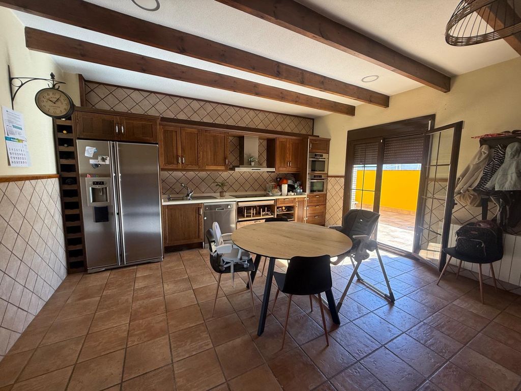 Property photo 1 of 31