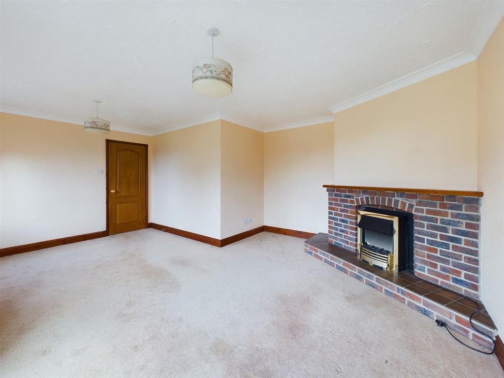 Property photo 3 of 53 Living Room