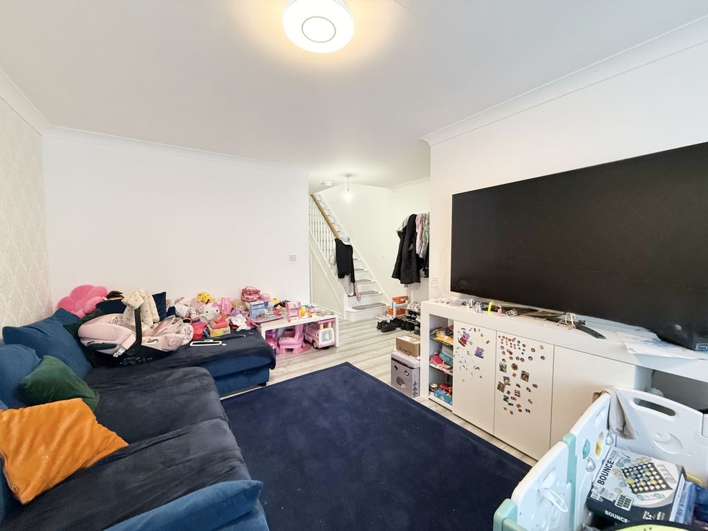 Property photo 3 of 17 Img_7439