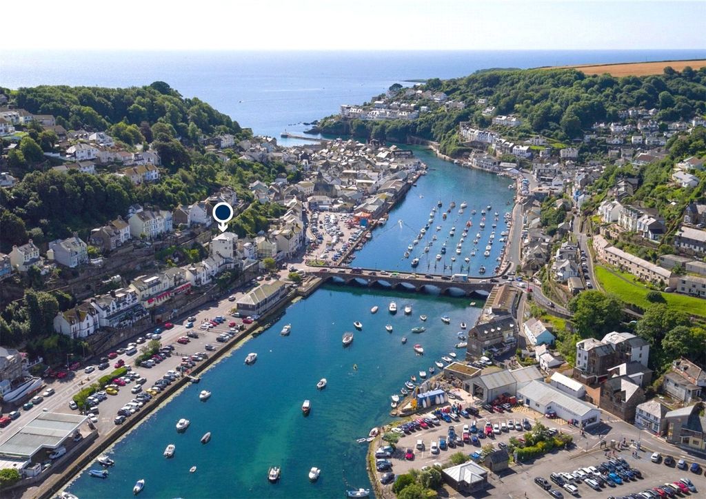 Property photo 2 of 11 Looe Drone