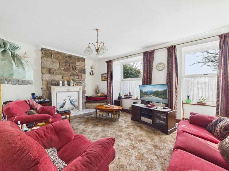 Property photo 3 of 13 Lounge