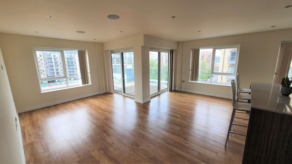 Property photo 2 of 12 Gallery