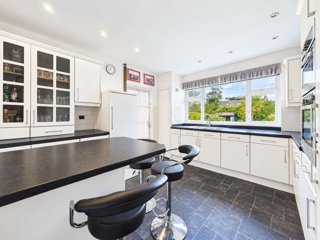 Property photo 2 of 13 Barby Road