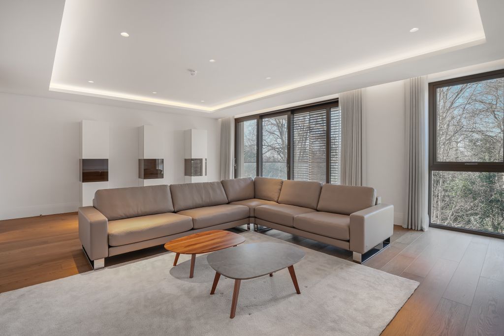 Property photo 3 of 25