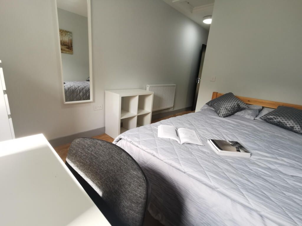 Property photo 2 of 9 Bright Modern Bedroom With Ample Storage Space...