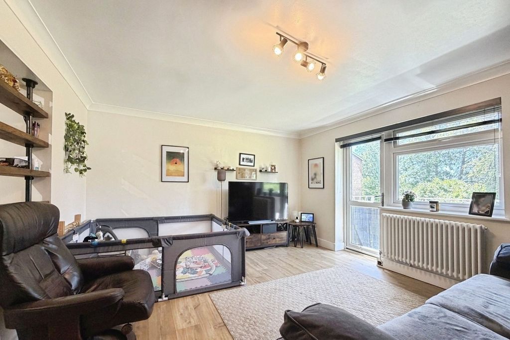 Property photo 2 of 11 Pbox-Img.Jpg
