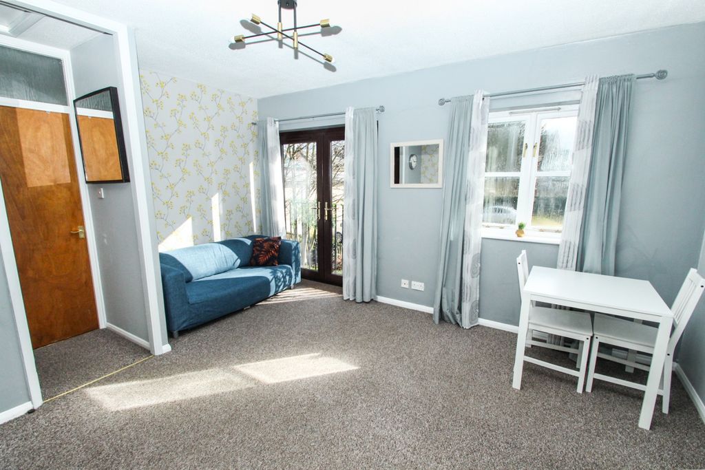 Property photo 2 of 15 1952382