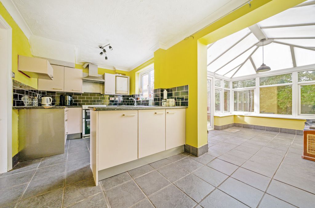 Property photo 3 of 8