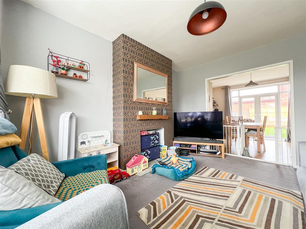 Property photo 2 of 19 Sitting Room