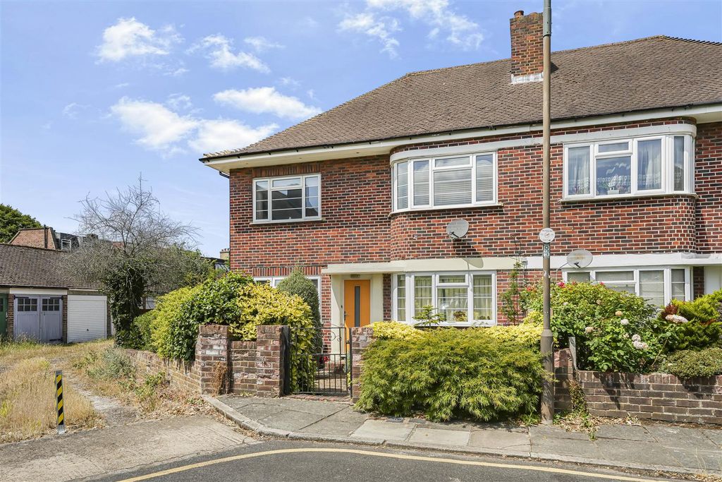 Property photo 1 of 12 External