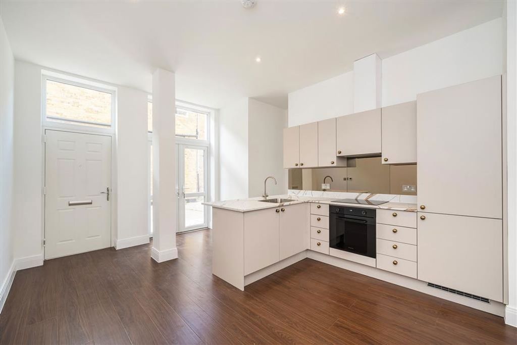 Property photo 1 of 5
