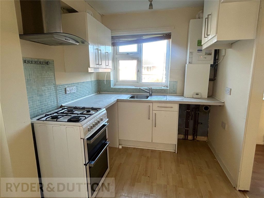 Property photo 3 of 11 Kitchen