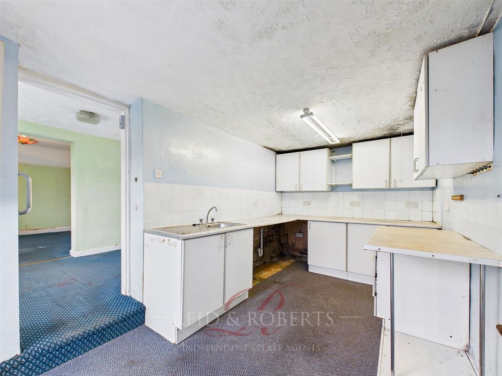 Property photo 3 of 20 Cam05148G0-Pr0112-Still017.Jpg