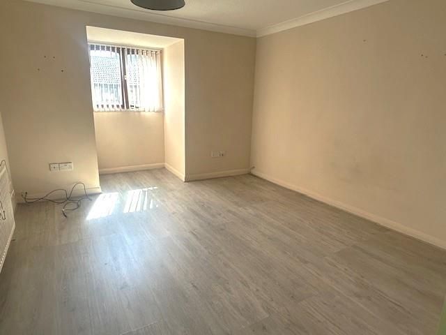 Property photo 3 of 6 Living Room