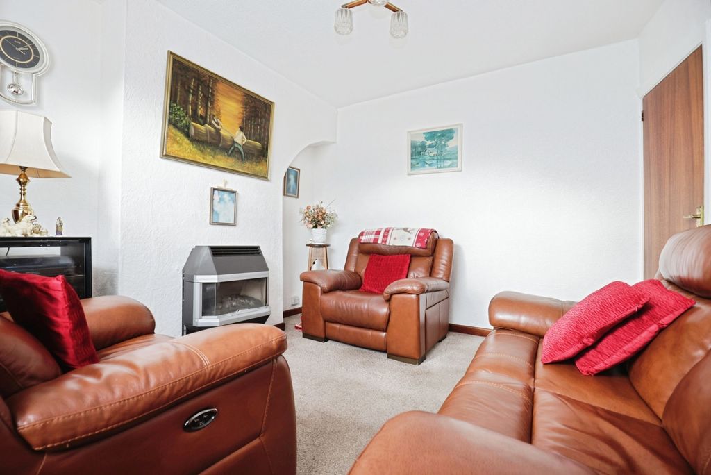 Property photo 2 of 17 Photo