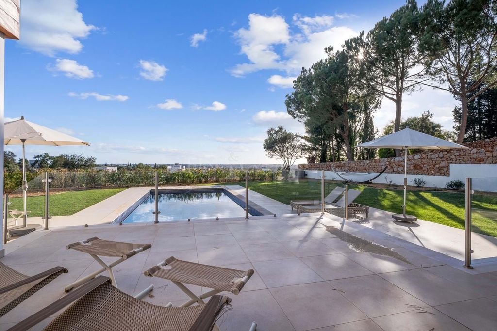 Property photo 2 of 30