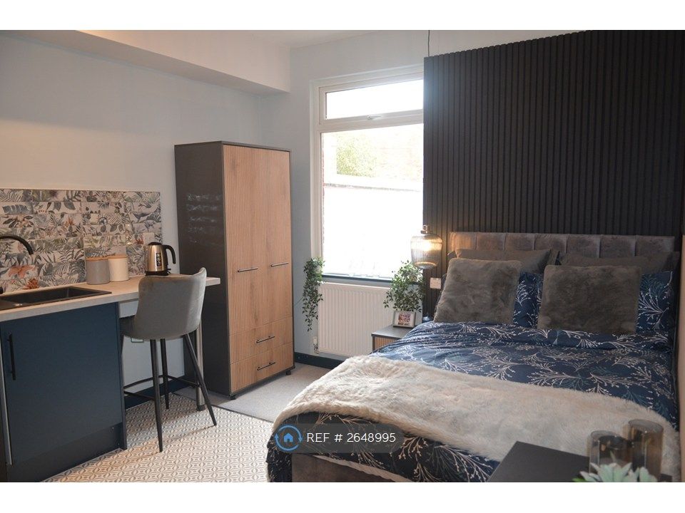 Property photo 1 of 15 Room 2