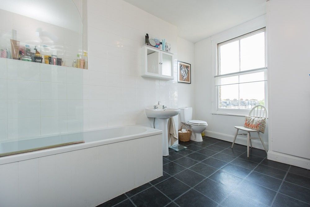 Property photo 3 of 7 Bathroom