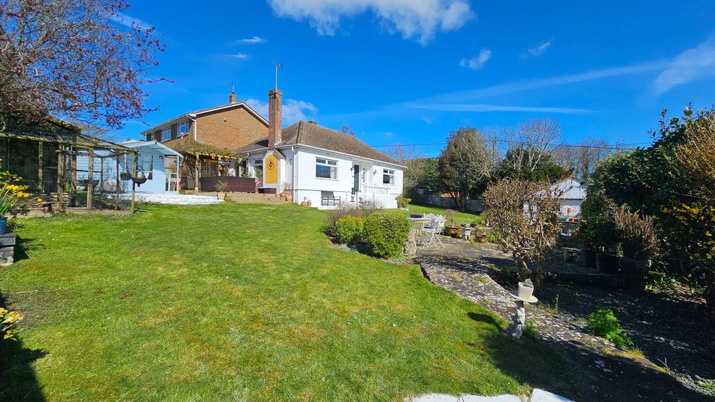 Property photo 1 of 37