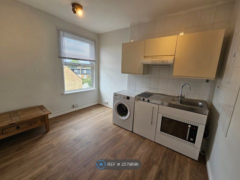 Property photo 2 of 8