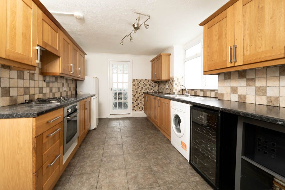 Property photo 2 of 21