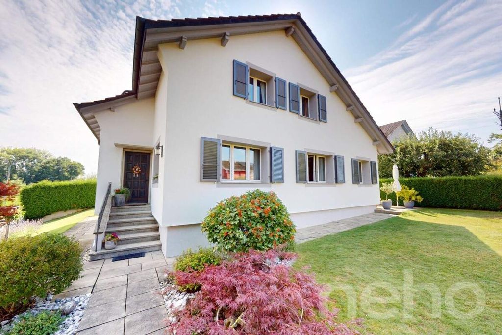 Property photo 3 of 12