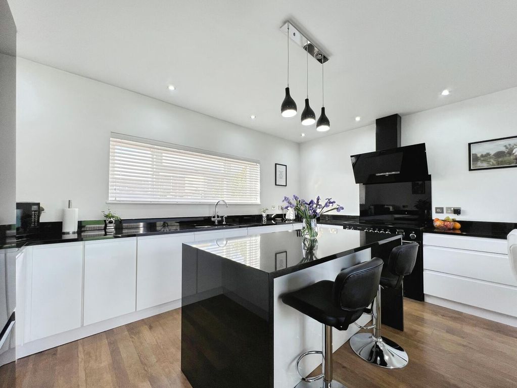 Property photo 3 of 13 Kitchen