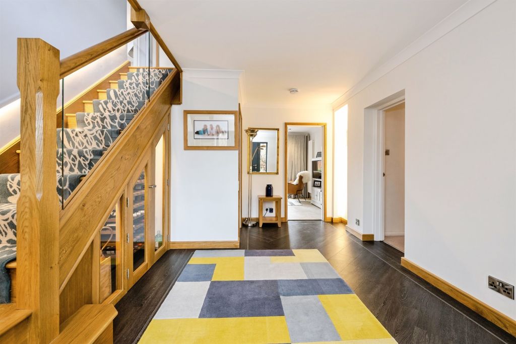 Property photo 3 of 21