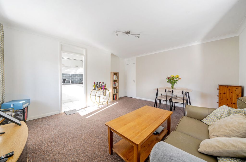Property photo 2 of 18 1525972-3-6Abe81F...
