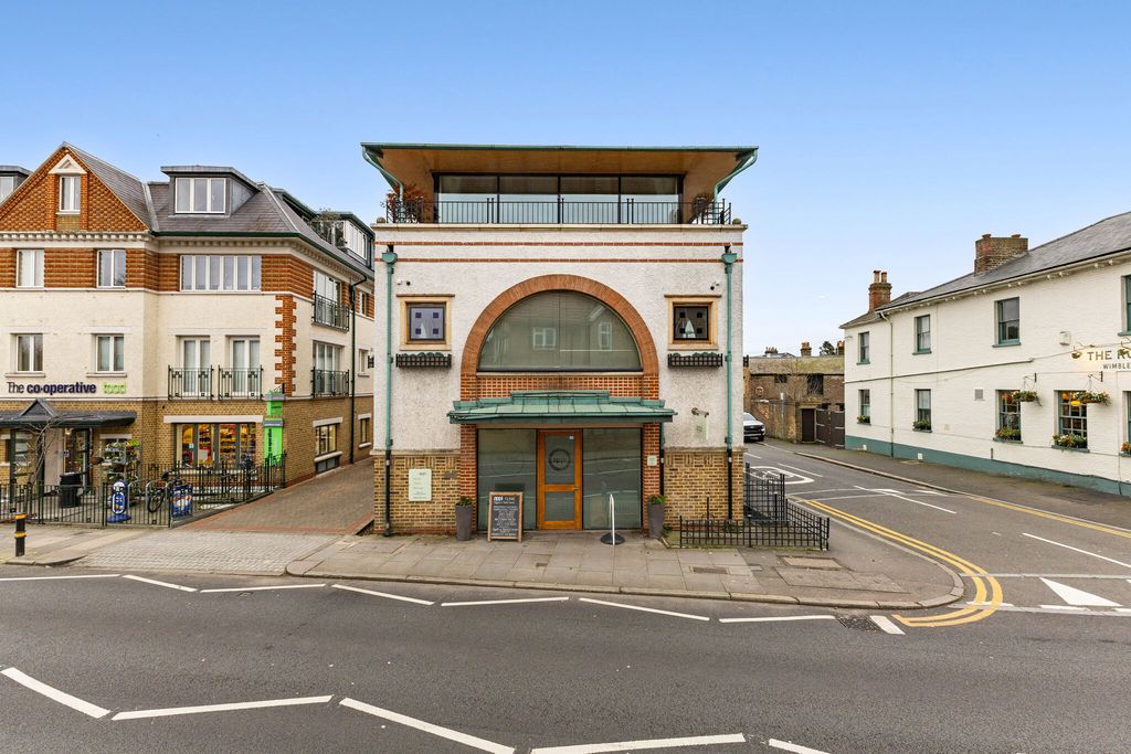 Property photo 1 of 27