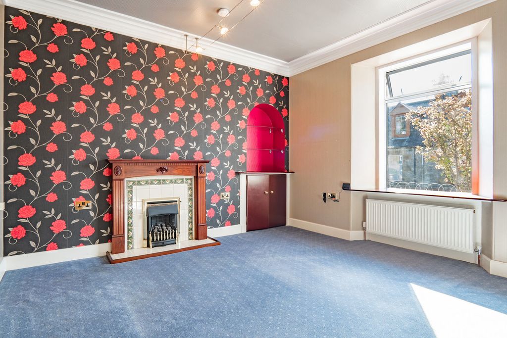 Property photo 2 of 44