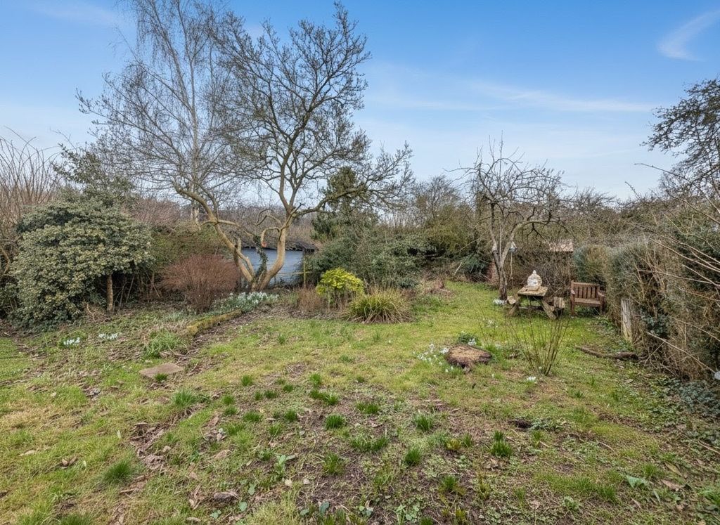 Property photo 1 of 18 Image