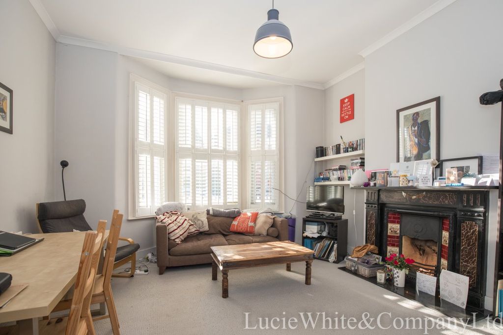 Property photo 2 of 17