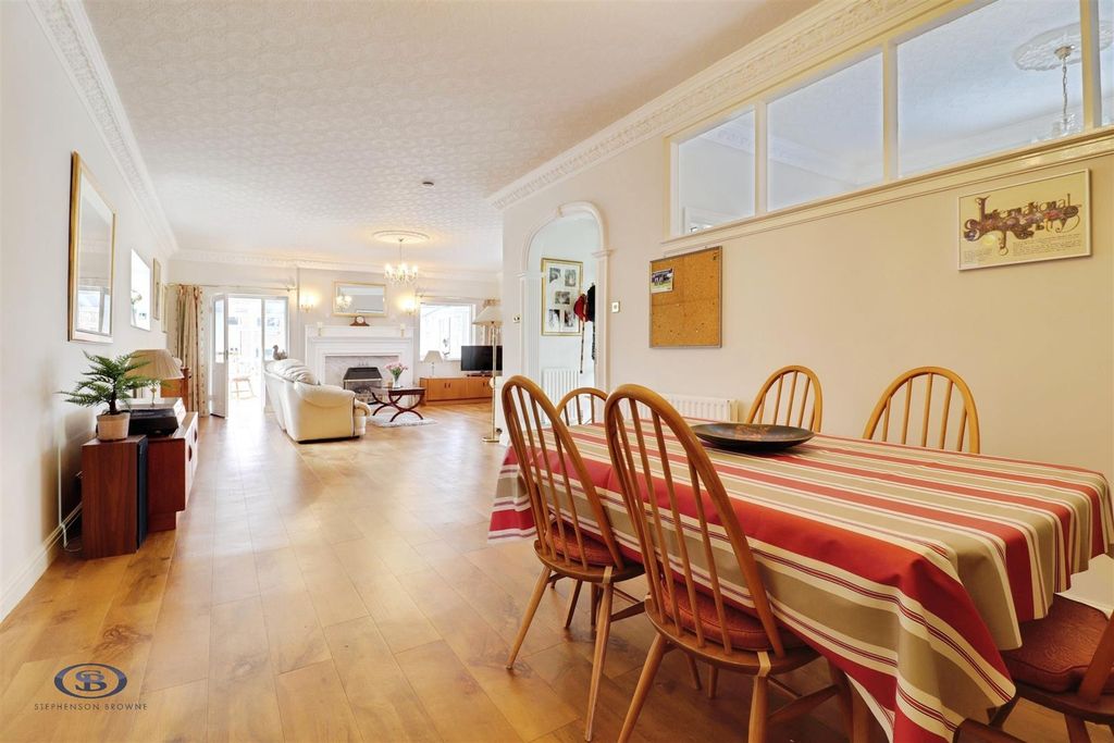 Property photo 3 of 28 26725110-Img_3713-Img_3715.Jpg