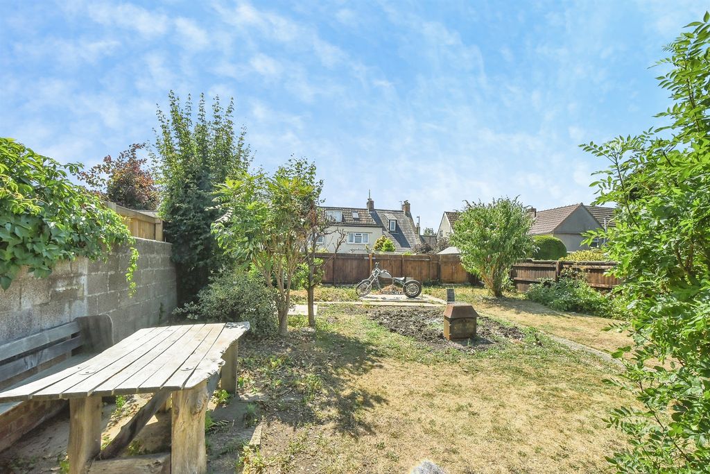 Property photo 2 of 12