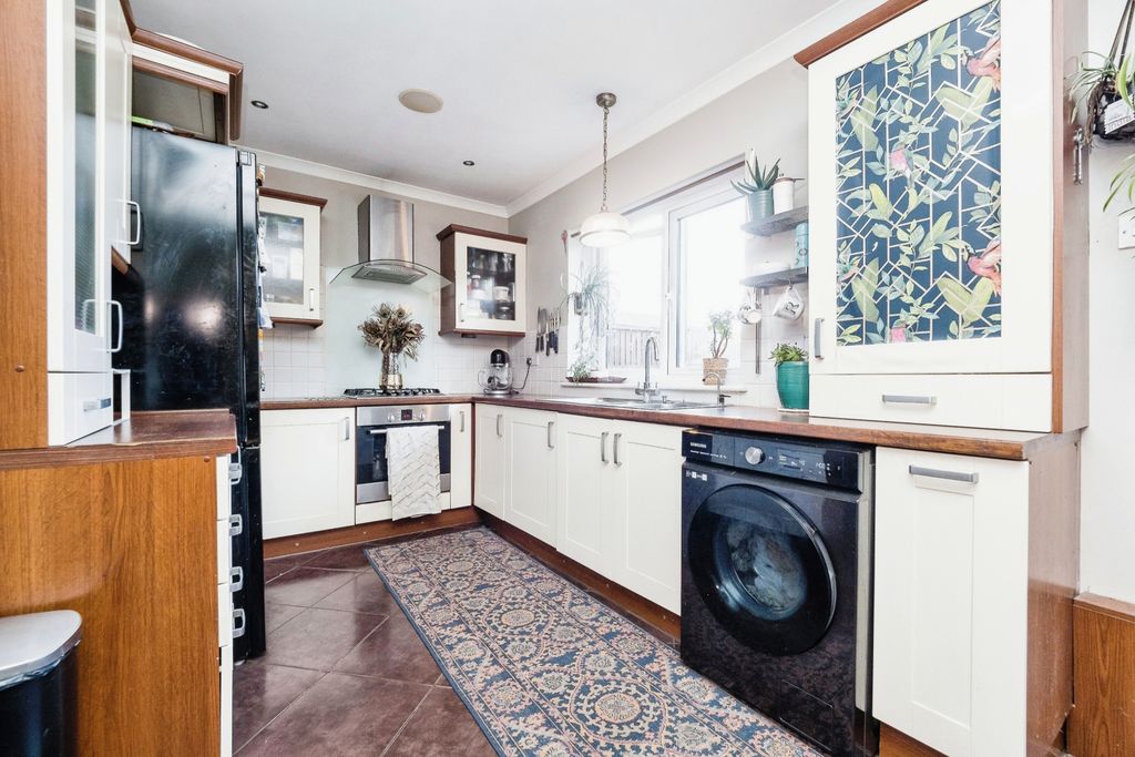 Property photo 3 of 15 Kitchen Diner