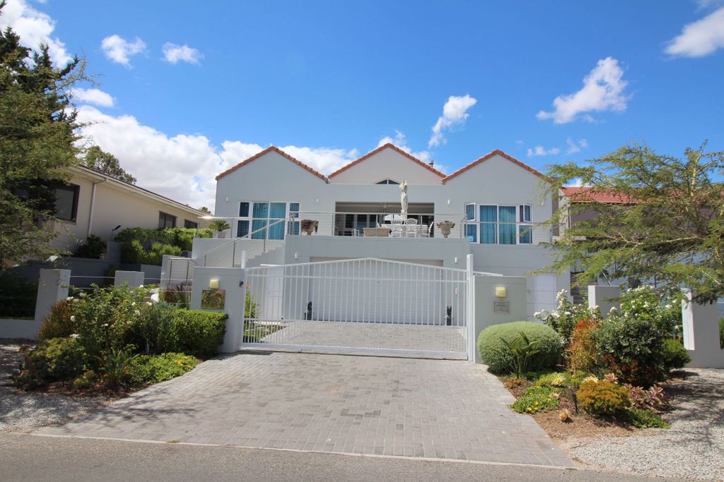 Property photo 1 of 39 La1647380