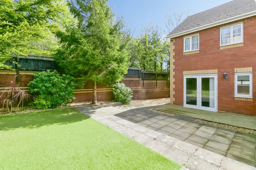 Property photo 3 of 17