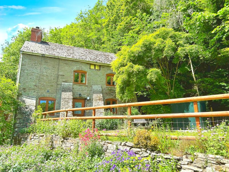 Property photo 1 of 20 Smallholding Property