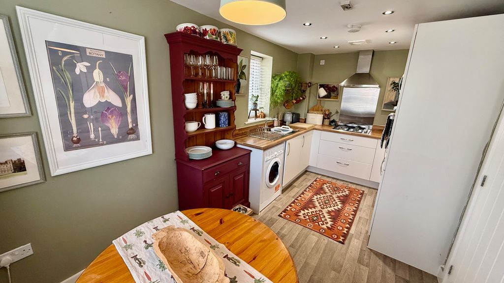 Property photo 3 of 18 Photo 21