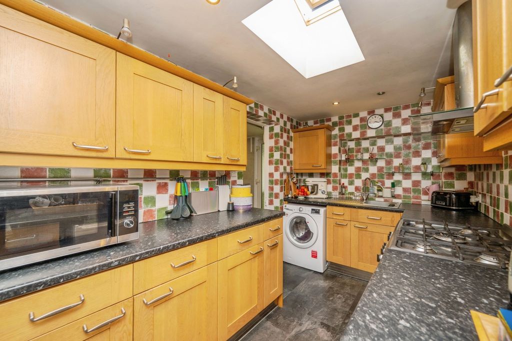 Property photo 3 of 28 Pbox-Img.Jpg