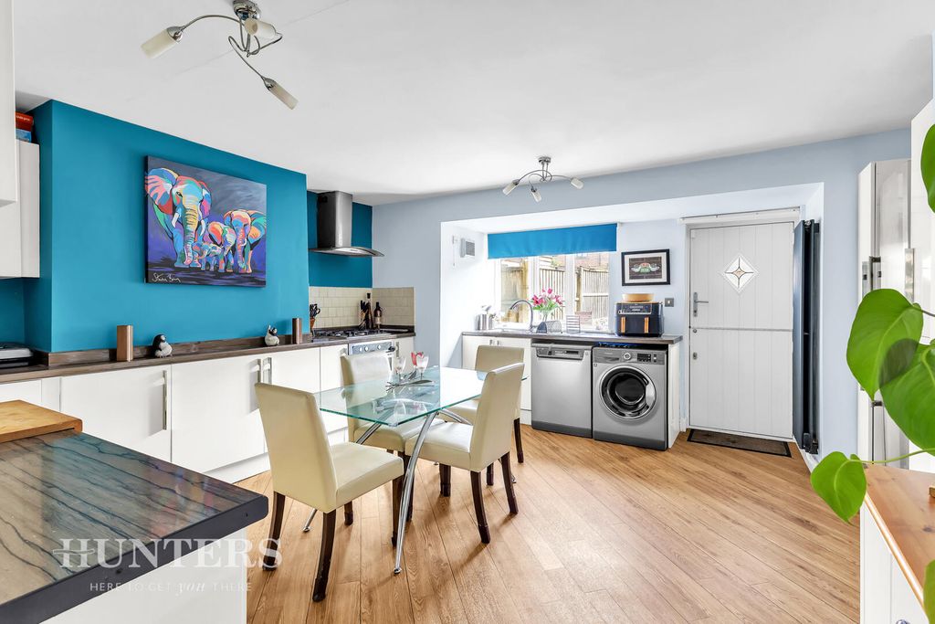 Property photo 2 of 16 Kitchen