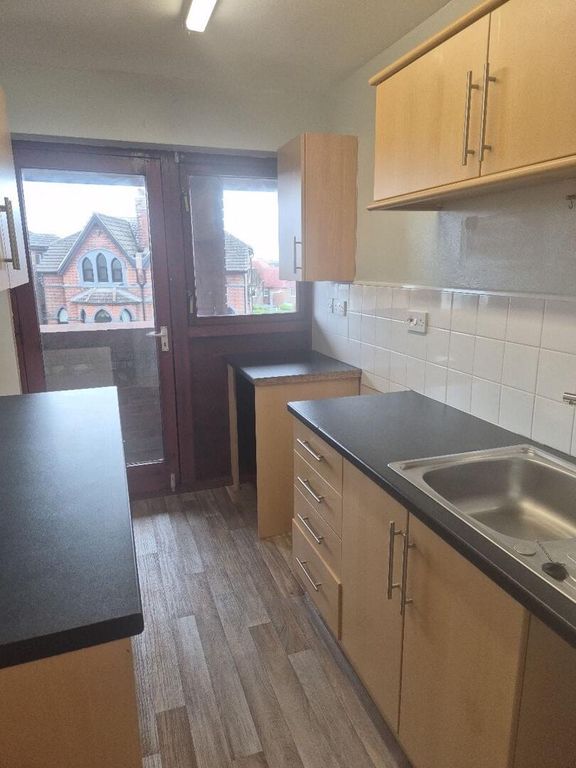 Property photo 2 of 17 Kitchen
