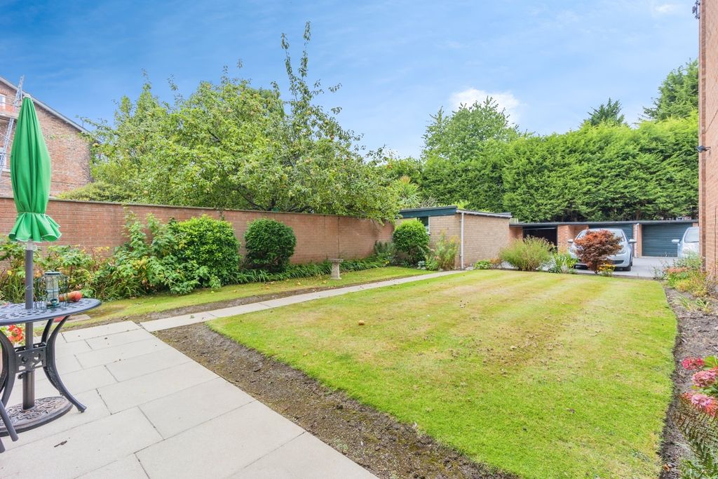 Property photo 2 of 17 Photo